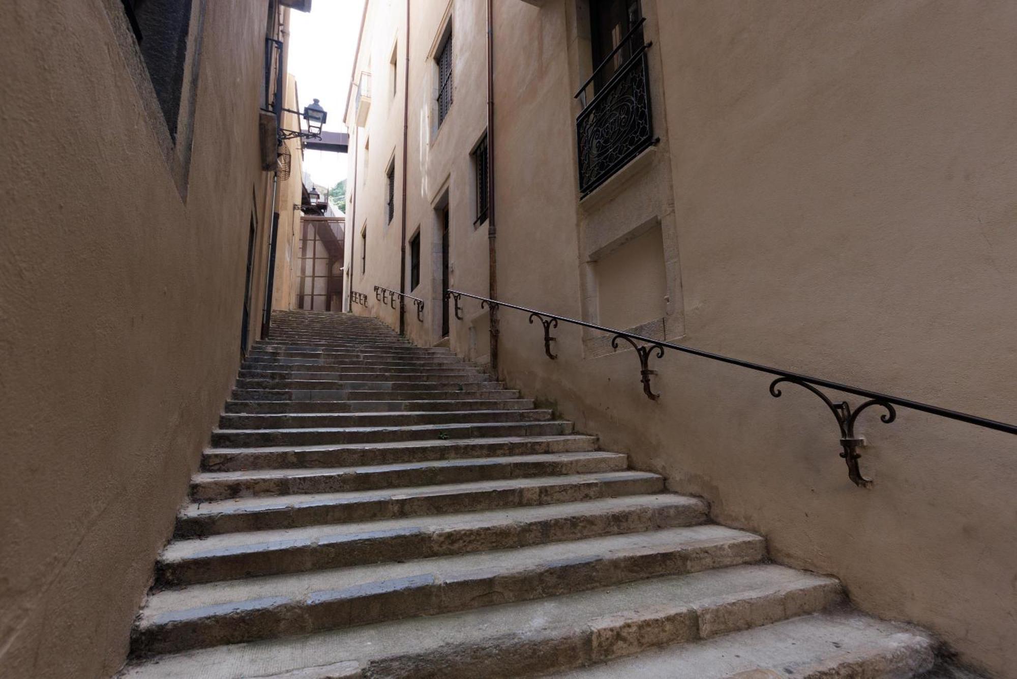 Bravissimo Vivaldi 2-3d, Monthly Girona